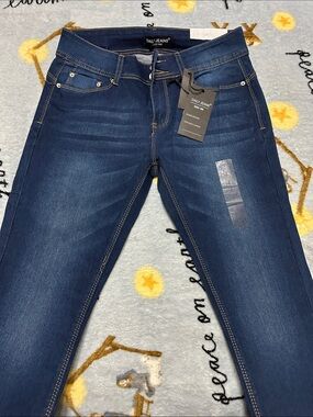 Women’s Dark Indigo Skinny Stretch Jeans